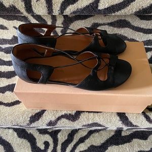 L'AmourDesPieds Sandals